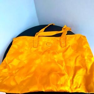 Almost new, original Coach,perfect condition bag. Beautiful gold color